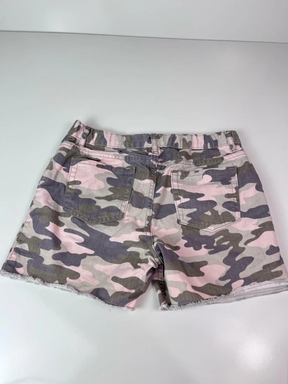 Children’s Girls Place Camouflage Camo Distressed Jeans Shorts Sz 14 Pink Green